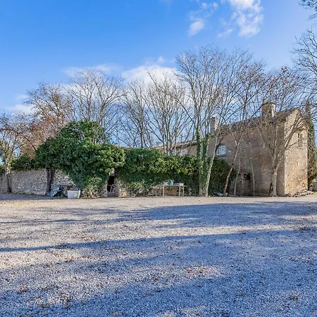 Amazing In Le Rouet With Wifi Holiday home Notre-Dame-de-Londres